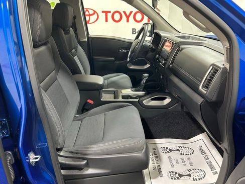 Used 2024 Nissan Frontier SV w/ Technology Package image 12