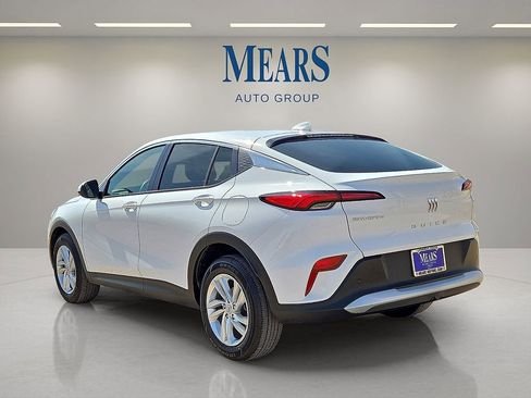 Used 2025 Buick Envista Preferred image 3