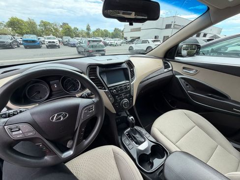Used 2018 Hyundai Santa Fe Sport w/ 2.4L Value Package 02 FWD image 7
