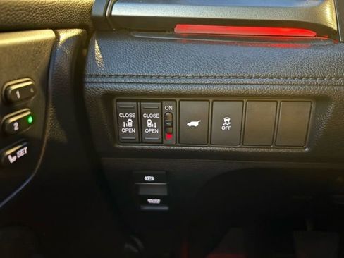 Used 2025 Honda Odyssey Sport-L image 17