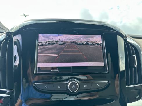 Used 2023 Chevrolet Traverse LS FWD image 22