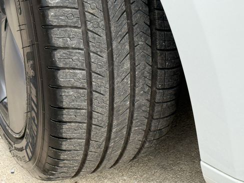 Used 2018 Tesla Model 3 Long Range image 29