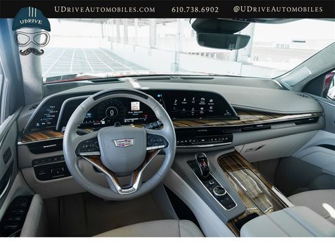 Used 2022 Cadillac Escalade ESV Premium Luxury Platinum AWD/4WD image 26