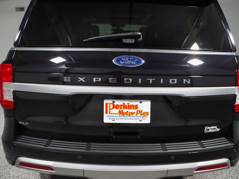 Used 2022 Ford Expedition XLT image 8