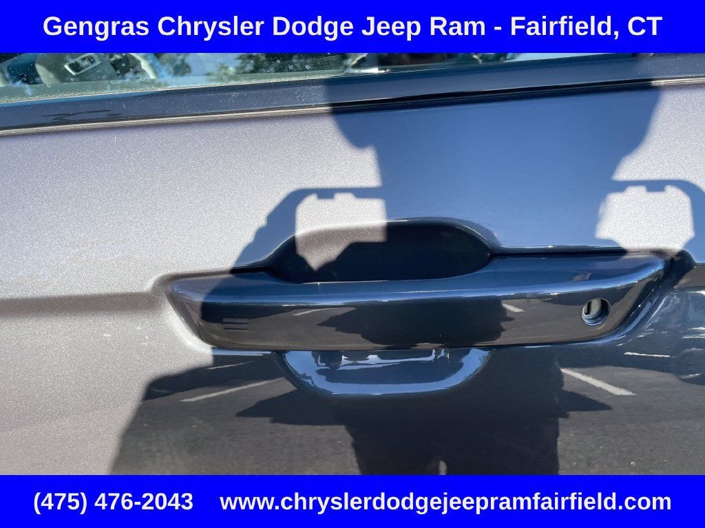 Used 2023 Jeep Grand Cherokee L Limited w/ Luxury Tech Group II AWD/4WD image 44