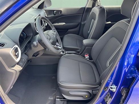 New 2025 Hyundai Venue Limited image 5