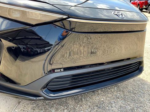 Used 2023 Toyota bZ4X XLE image 53