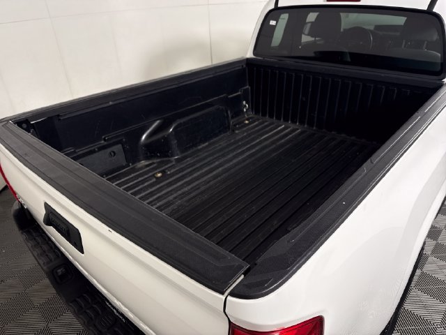 Used 2017 Toyota Tacoma SR AWD/4WD image 33