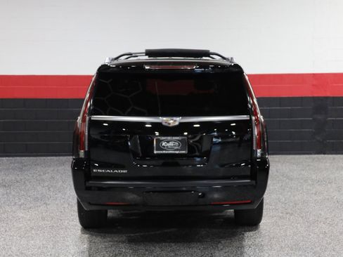 Used 2016 Cadillac Escalade ESV Luxury image 29