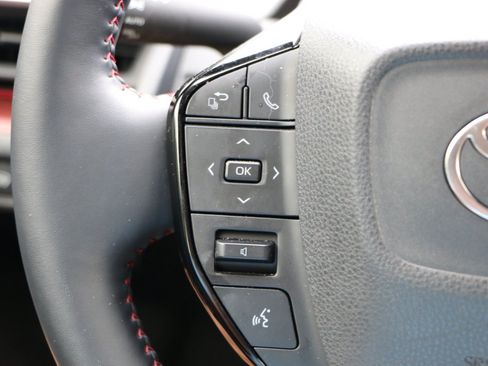 Used 2024 Toyota Prius Prime FWD image 17
