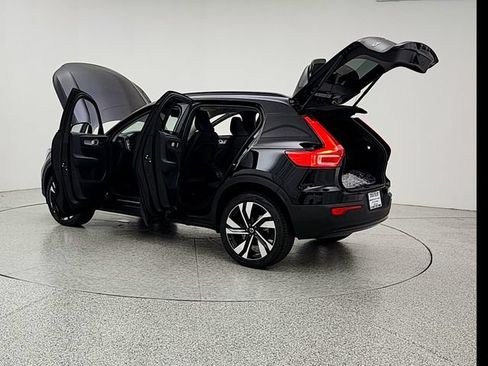 New 2026 Volvo XC40 B5 Ultra w/ Climate Package AWD/4WD image 12