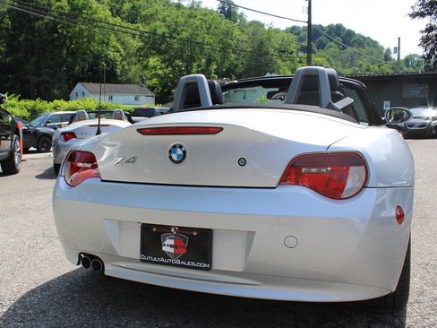 Used 2006 BMW Z4 3.0i RWD image 8