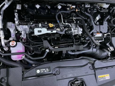 Used 2025 Toyota Prius LE AWD/4WD image 29