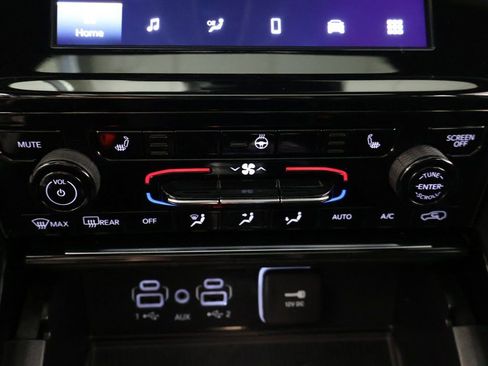 Used 2023 Jeep Grand Cherokee Altitude image 52