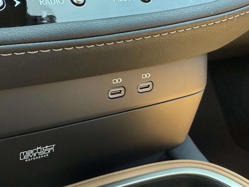 Used 2023 Lexus LS 500 AWD w/ Luxury Package image 25