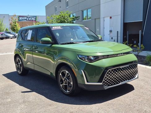 Used 2023 Kia Soul EX image 3
