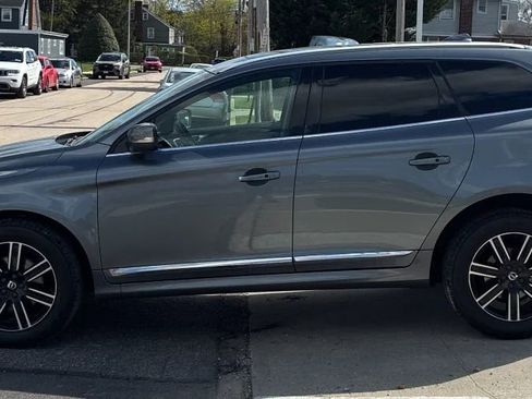 Used 2016 Volvo XC60 T6 w/ Proximity Package AWD/4WD image 2