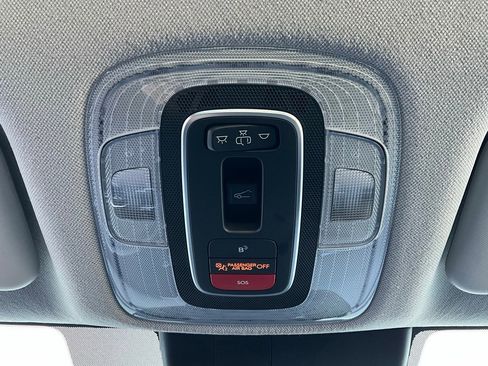 Used 2025 Hyundai Elantra Limited image 17