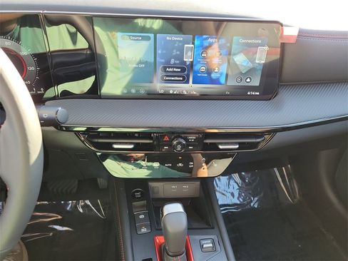 New 2026 Nissan Kicks SR w/ SR Premium Package image 9