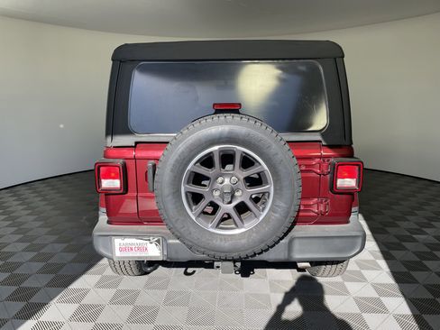 Used 2021 Jeep Wrangler Sport AWD/4WD image 4