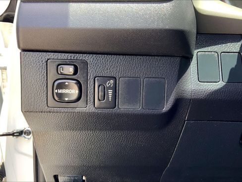 Used 2016 Toyota RAV4 LE FWD image 33