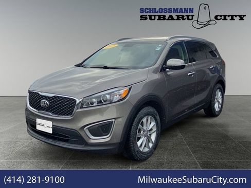Used 2016 Kia Sorento LX w/ LX Convenience Package image 1