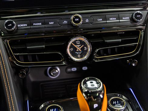 New 2025 Bentley Flying Spur Plug-In Hybrid image 29