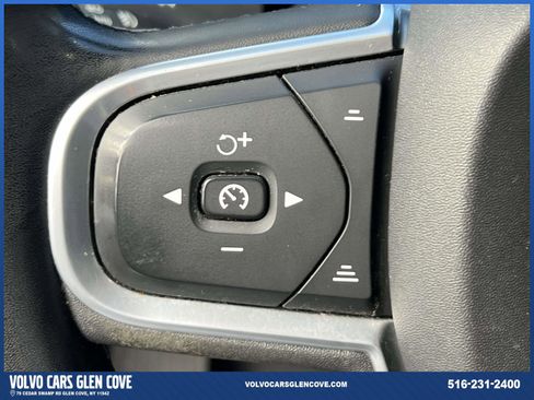 Used 2022 Volvo XC60 B5 Momentum w/ Climate Package image 21