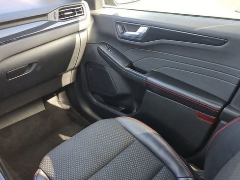 Used 2023 Ford Escape ST-Line image 18