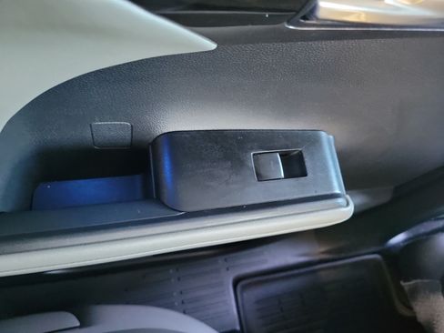 Used 2020 Toyota Highlander Limited FWD image 14