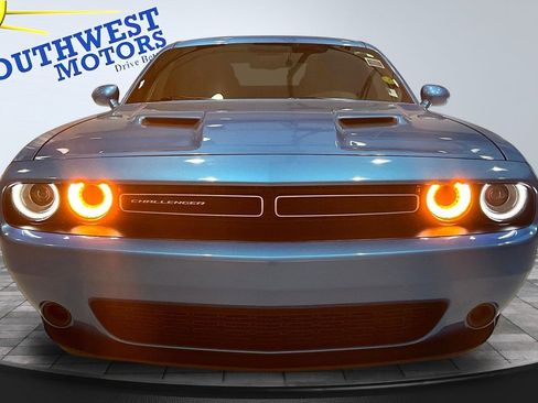 Used 2023 Dodge Challenger SXT RWD image 2