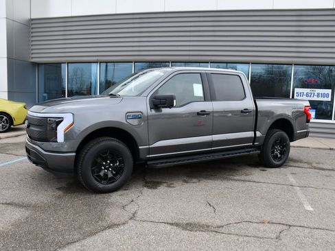 Used 2025 Ford F150 Lightning XLT image 2