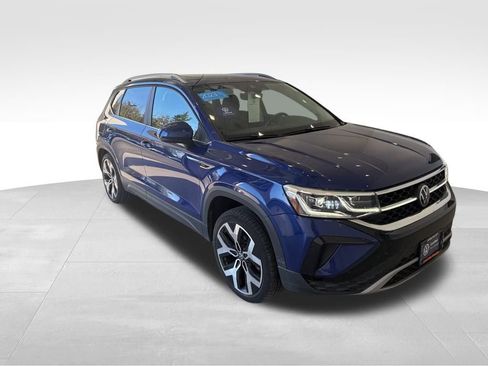Used 2023 Volkswagen Taos SEL image 9
