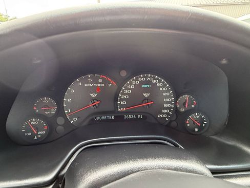 Used 1998 Chevrolet Corvette Coupe w/ Roof Pkg RWD image 15