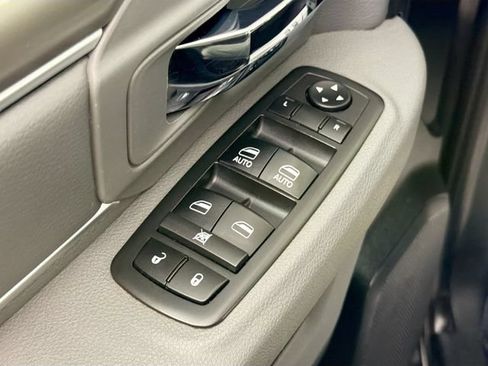 Used 2018 RAM 1500 Outdoorsman AWD/4WD image 18