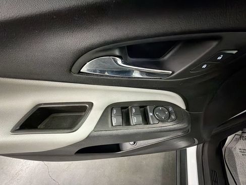 Used 2024 Chevrolet Equinox LT FWD image 22