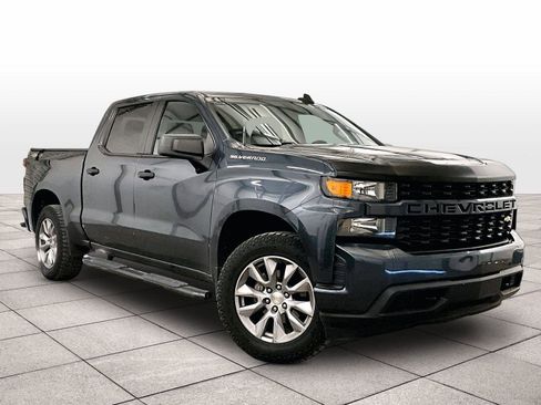 Used 2020 Chevrolet Silverado 1500 Custom w/ Custom Value Package image 2