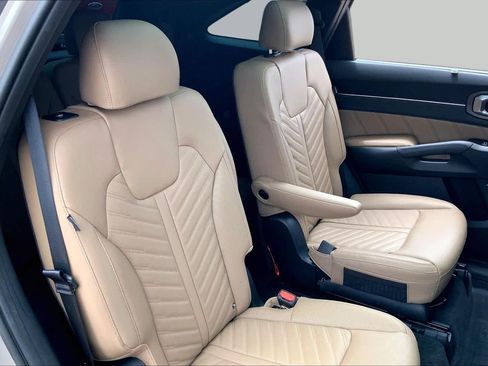 Certified 2025 Kia Sorento SX Prestige w/ Olive Brown Leather Package AWD/4WD image 20