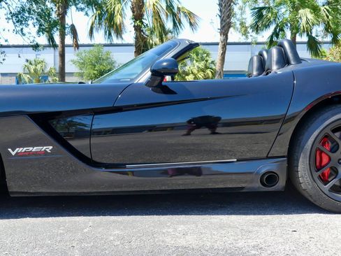 Used 2004 Dodge Viper SRT-10 image 33