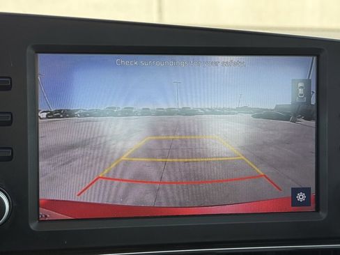 Used 2022 Hyundai Elantra SEL image 8