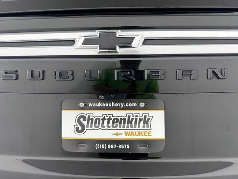 Used 2024 Chevrolet Suburban High Country AWD/4WD image 40