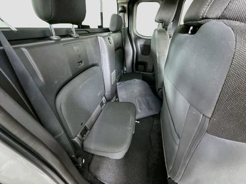 Used 2024 Nissan Frontier SV w/ SV Convenience Package RWD image 25