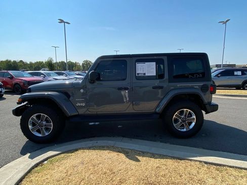 Used 2022 Jeep Wrangler Unlimited Sahara AWD/4WD image 4