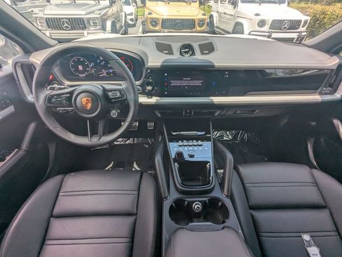 Used 2026 Porsche Cayenne AWD/4WD image 2