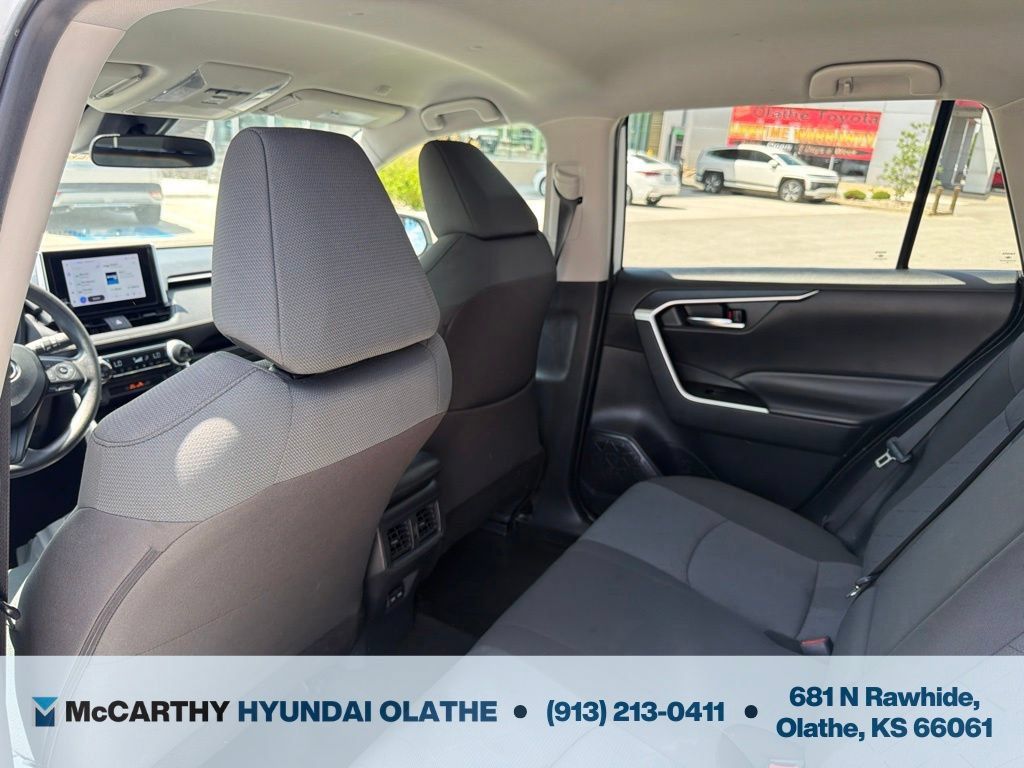 Used 2024 Toyota RAV4 XLE FWD image 19