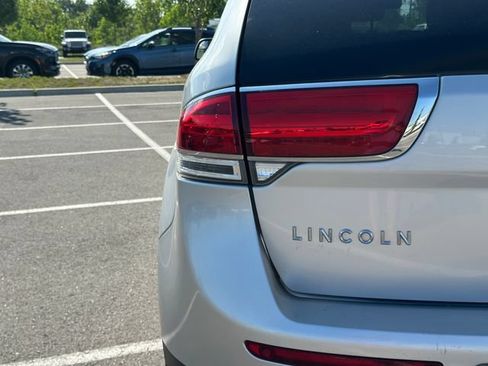 Used 2013 Lincoln MKX FWD image 36