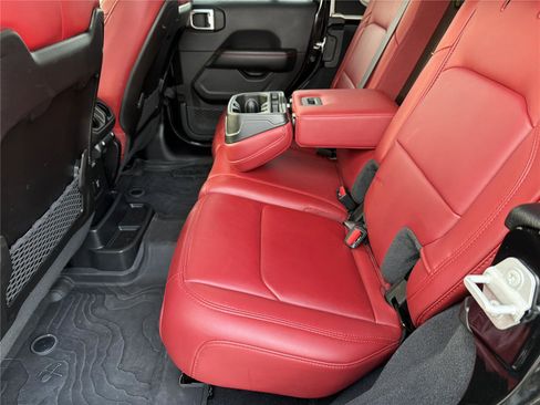 Used 2024 Jeep Wrangler Unlimited Rubicon 392 image 22