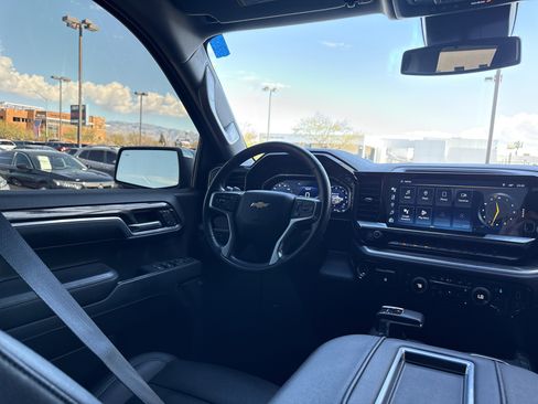 Used 2022 Chevrolet Silverado 1500 LTZ image 32