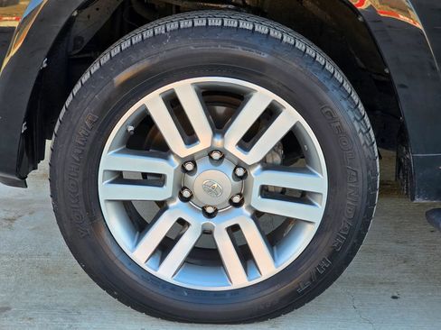 Used 2010 Toyota 4Runner Limited image 34