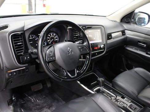 Used 2020 Mitsubishi Outlander SEL AWD/4WD image 18